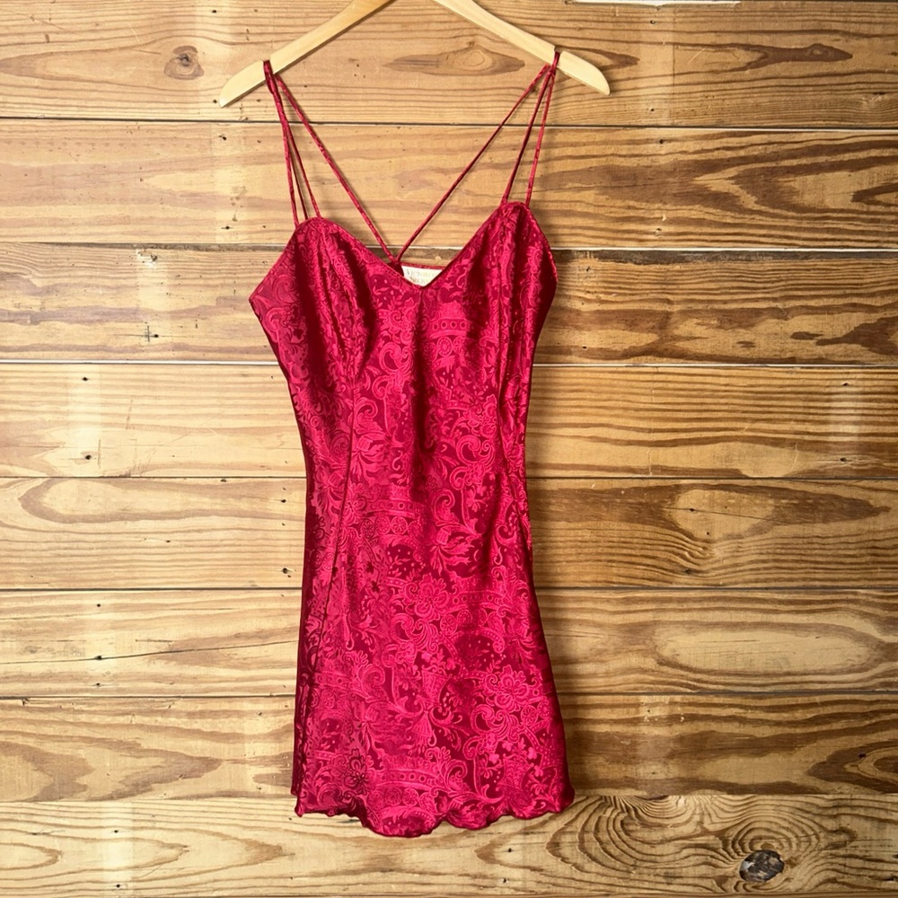 PINK Victoria's Secret Red Floral Jacquard Slip vintage gold label1980s